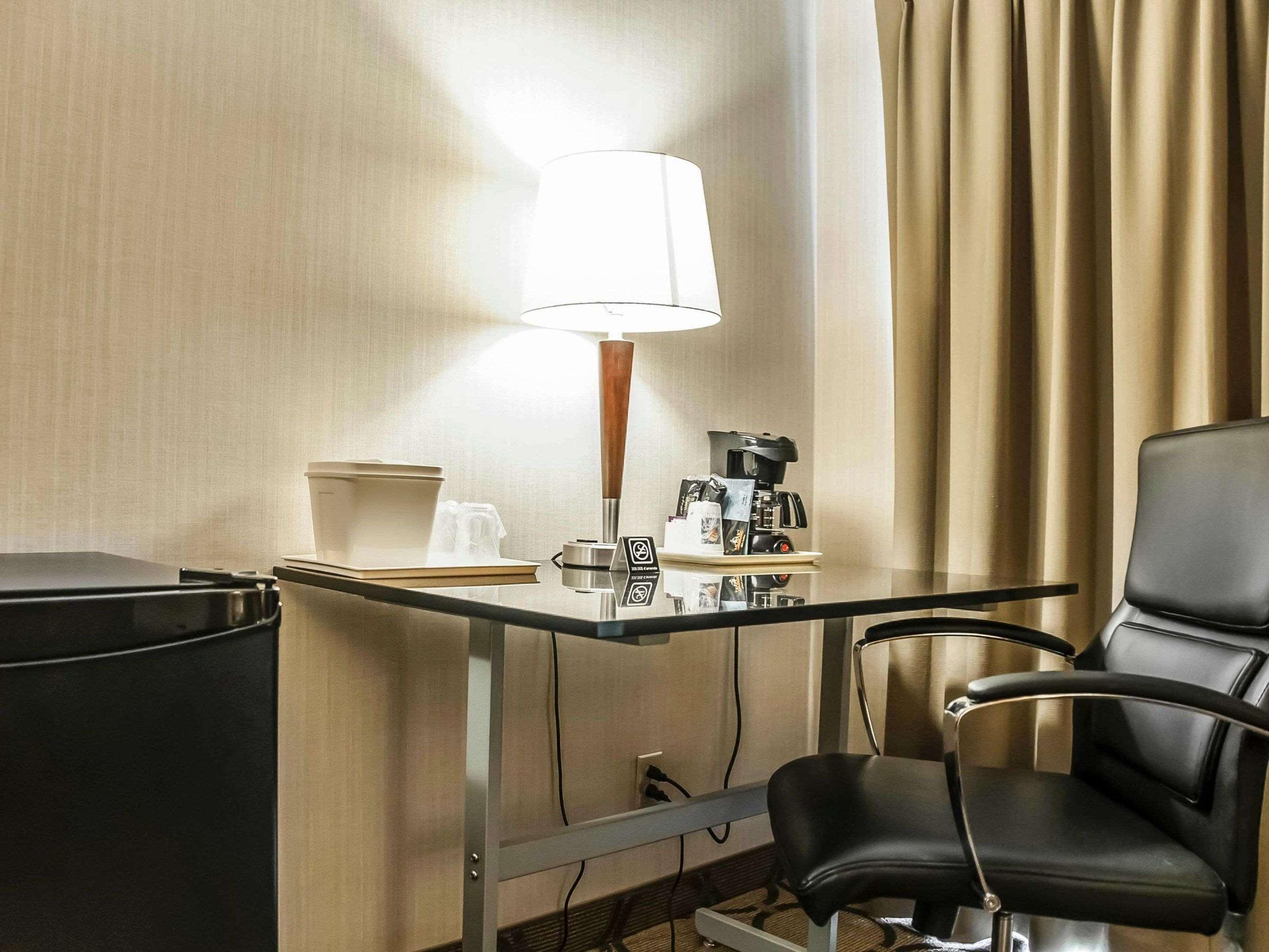 Comfort Inn Laval Luaran gambar