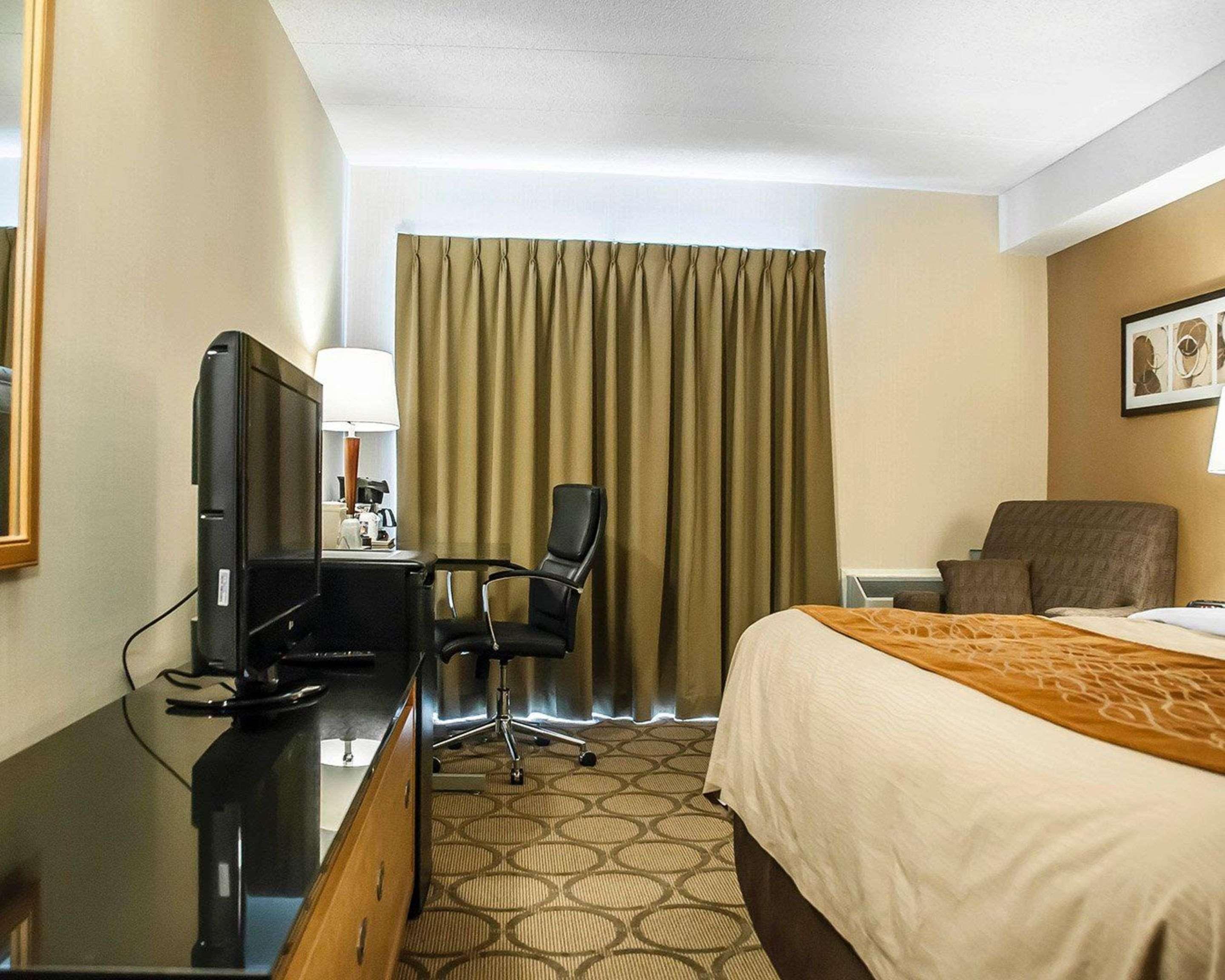 Comfort Inn Laval Luaran gambar