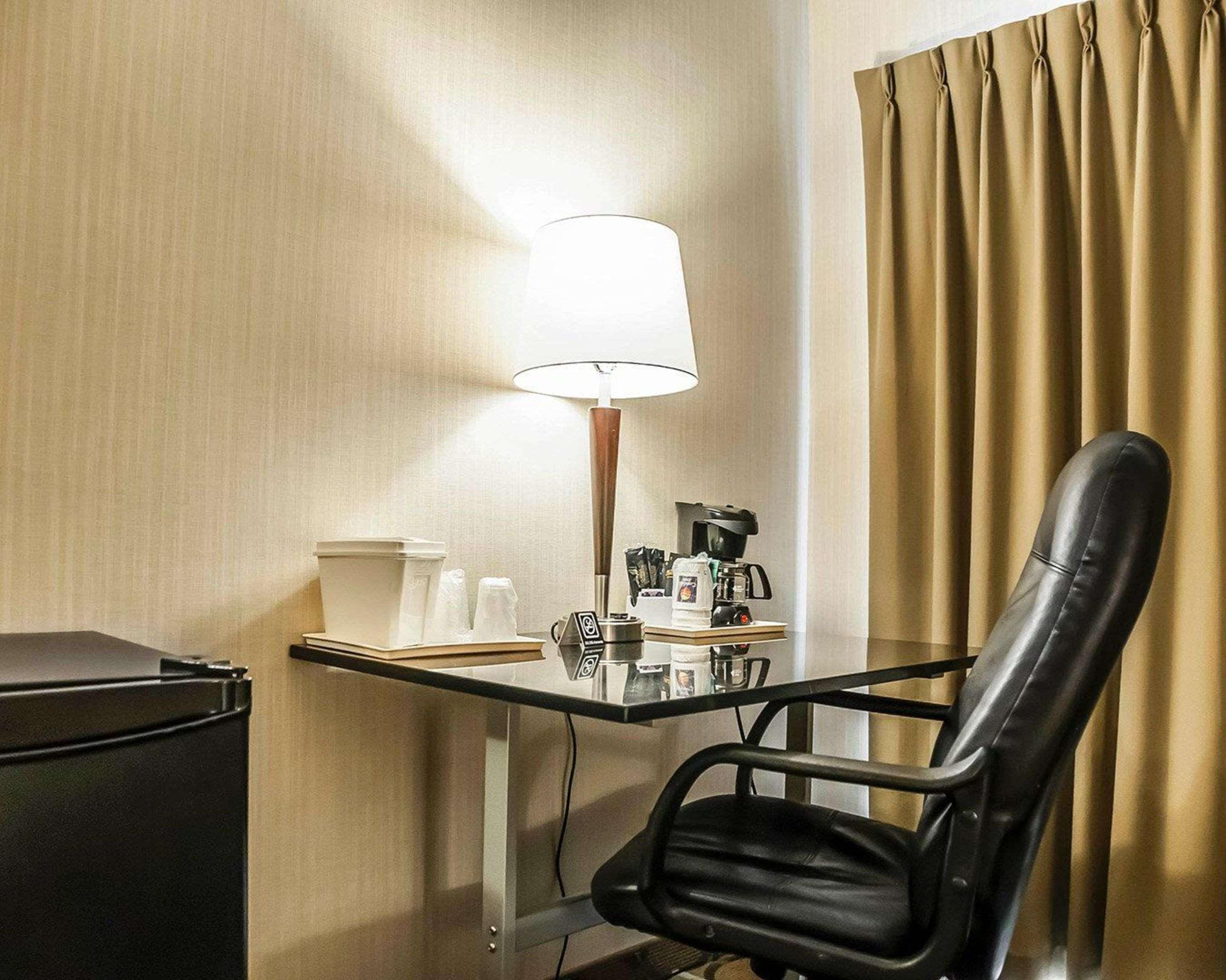 Comfort Inn Laval Luaran gambar