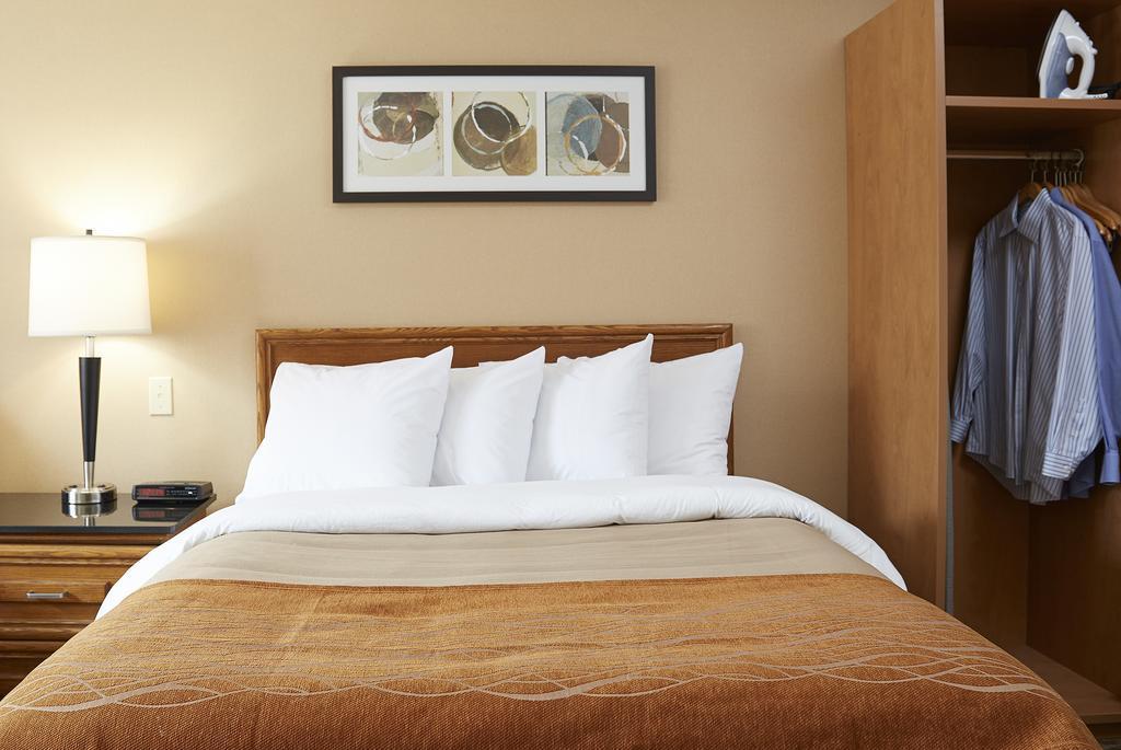 Comfort Inn Laval Luaran gambar